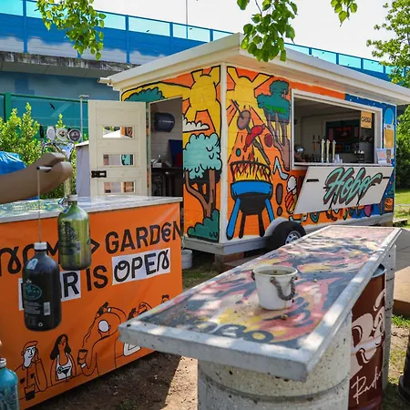 Nomad ホステル *