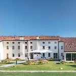Nomad Hostel *