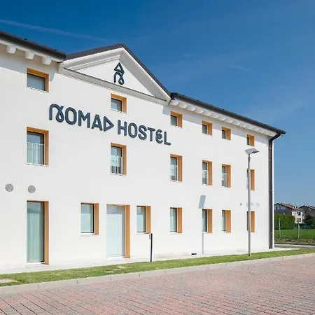 Hostel Nomad