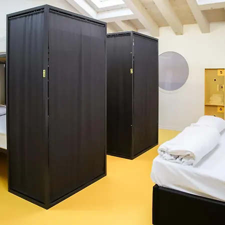 Hostel Nomad Τρεβίζο