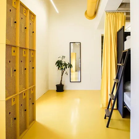 ホステル Nomad *