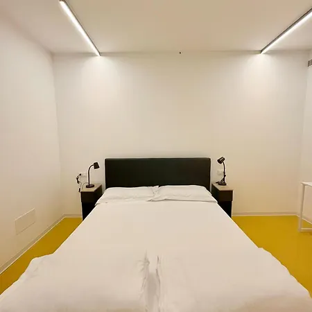 ホステル Nomad *