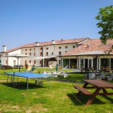 Nomad Hostel *