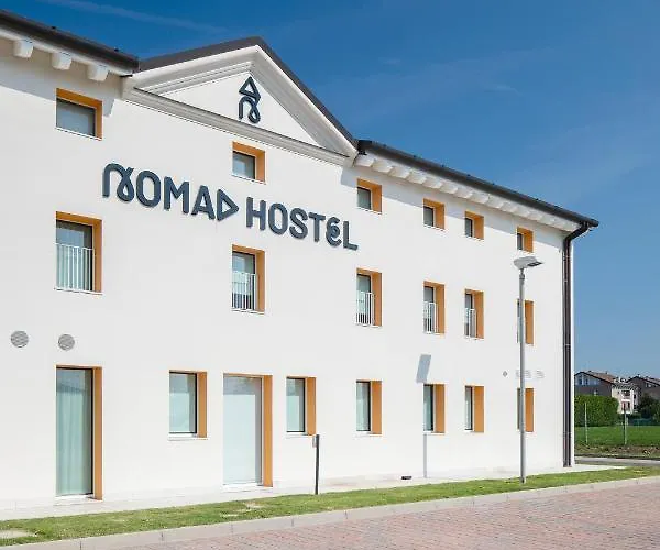 Hostel Nomad